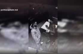 ATENȚIE! Tinerii care apar în imagini sunt căutați de angajații Poliției. Ce au comis